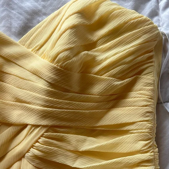 David’s Bridal Strapless or Spaghetti Strap Crinkle Chiffon Canary Dress Size 4 - Picture 3 of 9